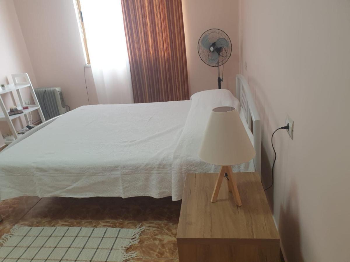 Jozi Kaiser Apartment 4 Дуррес Екстер'єр фото